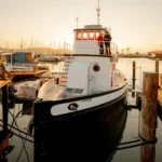 Asap Hitam dari Mesin Tugboat